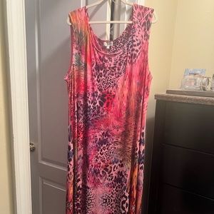 💘NWOT Avenue Maxi Dress💕